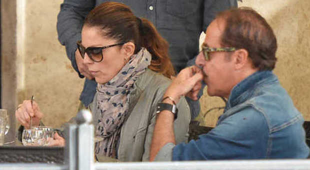 Marina La Rosa a pranzo a Roma col marito Guido Bellitti e Massimo Lopez