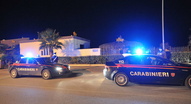Ostia, controlli dei carabinieri sul lungomare: arrestato un parcheggiatore abusivo