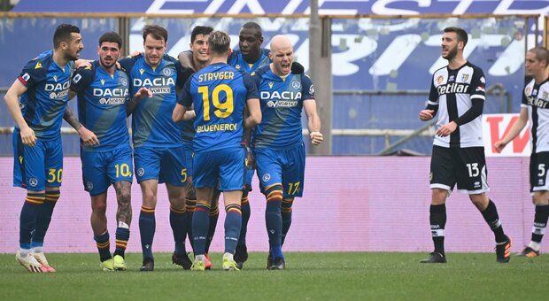 Parma-Udinese 2-2 in rimonta: Okaka e Nuytinck fanno l'impresa