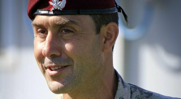 Il generale Roberto Vannacci destituito dal comando: la decisione dopo il libro contro gay, femministe e migranti
