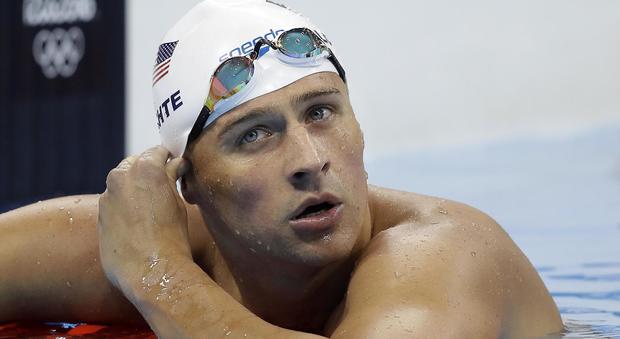 Rio 2016, il nuotatore americano Lochte rapinato con altri tre atleti: «Mi hanno puntato una pistola alla testa»