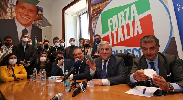 Berlusconi commissaria Forza Italia in Campania: via De Siano, il partito affidato a Fulvio Martusciello