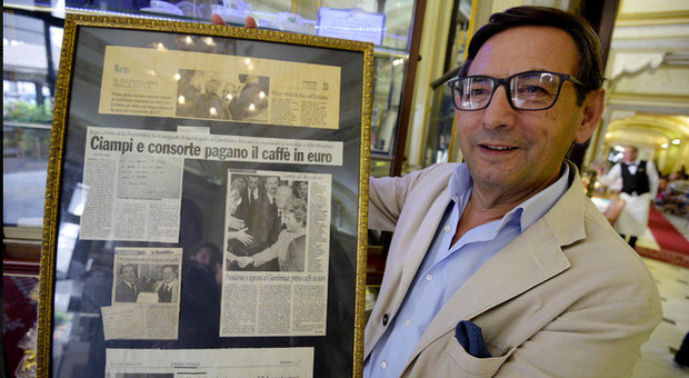 Venti anni dall'euro: al Gambrinus di Napoli esposte le prime monete spese dal presidente Ciampi per un caffè