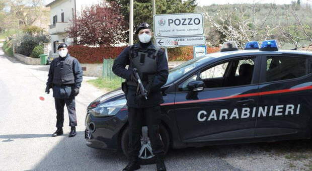 Il blocco dei carabinieri a Pozzo, prima zona rossa dell'Umbria la scorsa primavera