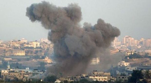 Esplosione a Gaza, 5 morti: 3 erano bambini. Altre tre persone uccise in un cimitero