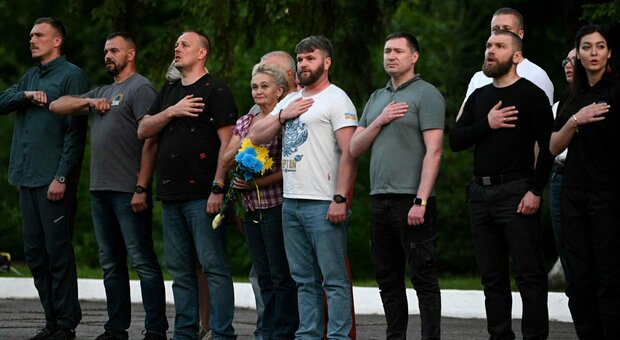 Ucraina, La nuova sfida degli Azov: «Presto di nuovo al fronte»