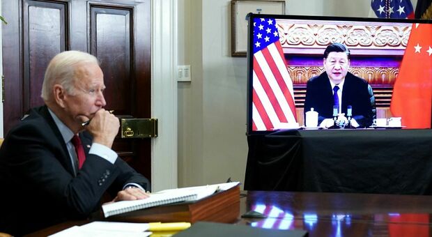 Ucraina, il mondo appeso a un filo: la telefonata Biden-Xi (UE non pervenuta)