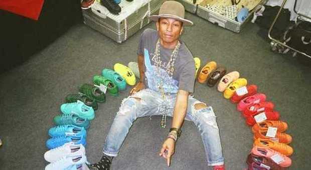 Pharrell Williams con la sua collezione Adidas Superstar