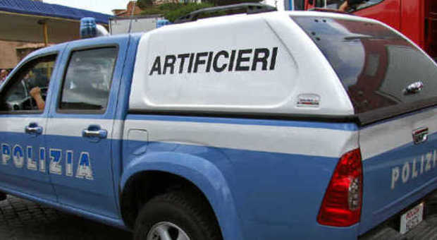 Modena, ordigno davanti alla sede della Lega: disinnescato dagli artificieri