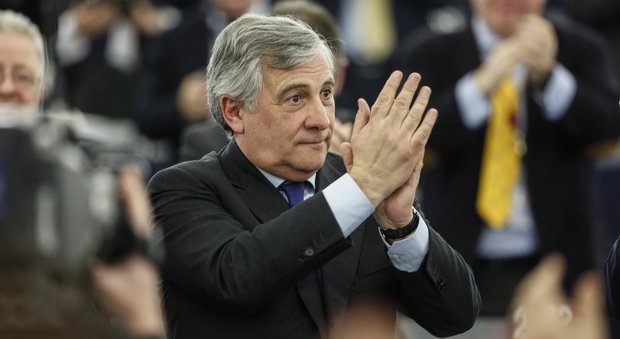 Tajani presidente del parlamento Ue, Gentiloni: «Per la prima volta eletto un italiano»