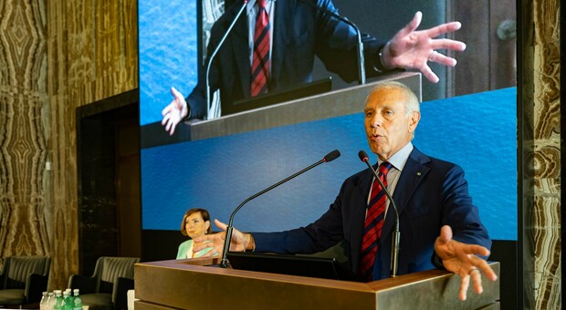 immagine Rapporto sull'economia marittima, Scudieri: «L'Area Med pronta a reggere il confronto con gli hub del Nord»