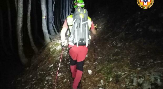Maiella, coppia di alpinisti bloccata a 2.500 metri di quota: salvata nella notte