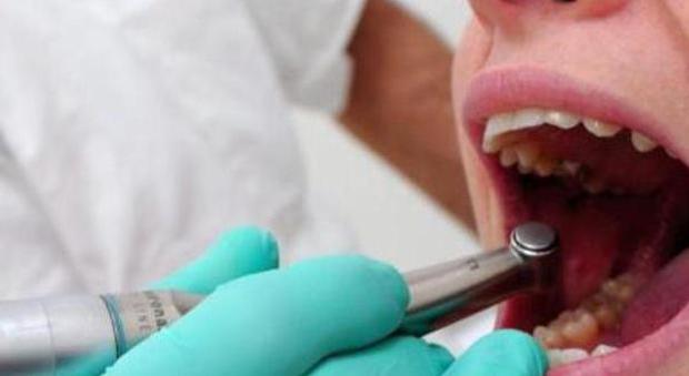 Ottorazione dei denti, vietato il mercurio dal Parlamento Ue