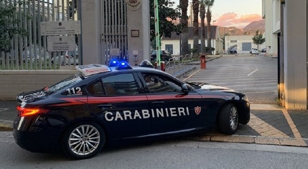 Carabinieri in servizio rientrano in caserma