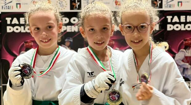 Gemelline di 8 anni oro, argento e bronzo nel Taekwondo: «La Nazionale nel futuro di Flavia, Francesca e Fabiola»