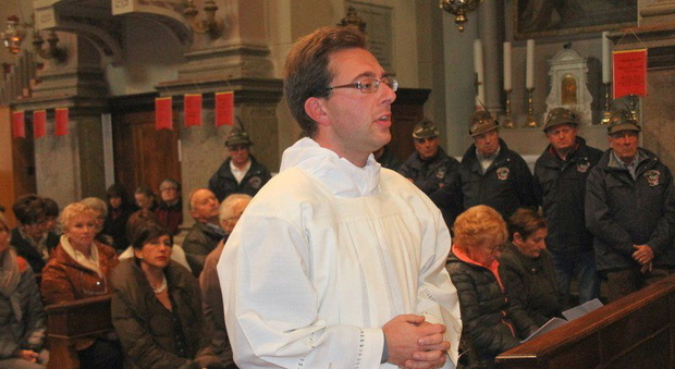 Don Alessandro Coletti è il nuovo parroco di Venas di Cadore, il paese con la chiesa in bilico