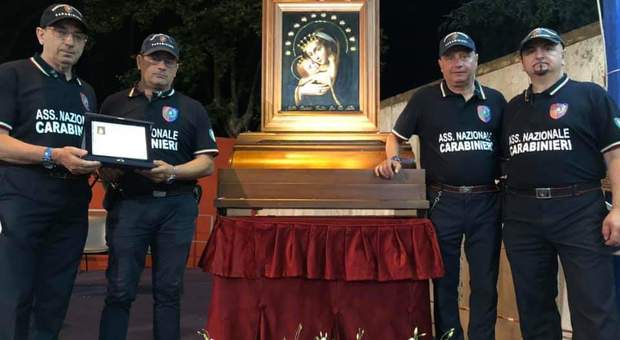 Pompei senza vigili, rito religioso «salvato» dai volontari dell'associazione carabinieri