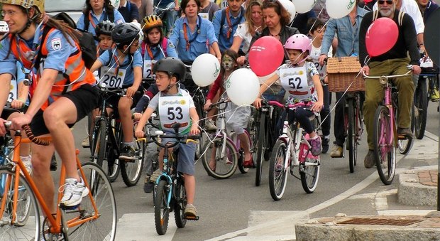 Scatta la pedalata dedicata ai bambini in 200 città: con Bimbimbici tutti in sella l'8 maggio