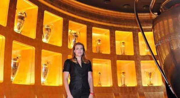 Barbara Berlusconi nella sala dei trofei della nuova sede del Milan