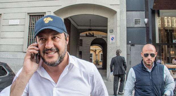 Napoli, Salvini all'attacco di de Magistris: «Sindaco distratto»