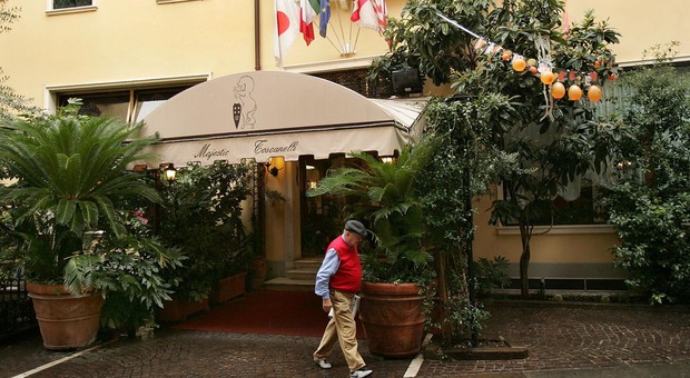 LA STRUTTURA L’ingresso dell’Hotel Majestic Toscanelli a Padova