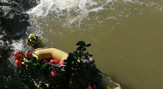 Riccardo, morto annegato nel torrente a 17 anni: trascinato sott'acqua da un mulinello davanti agli amici