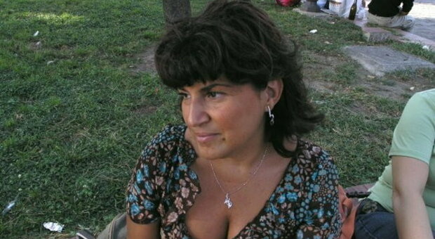 Napoli, prof morta dopo il vaccino: «Uccisa da un infarto intestinale». "Assolta" Astrazeneca