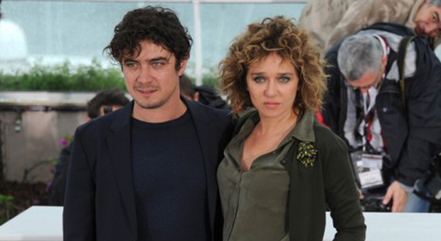 Valeria Golino e Riccardo Scamarcio in crisi per un francese: arriva la versione ufficiale