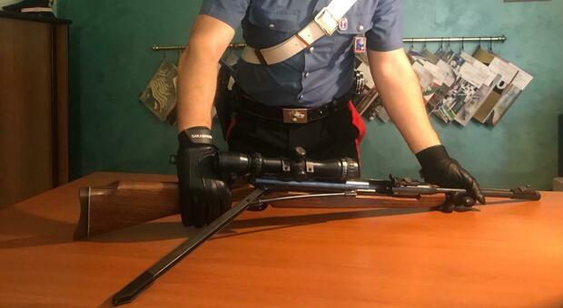 Le armi sequestrate (foto Ufficio stampa carabinieri)