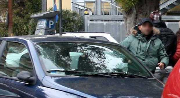 Salerno, estorsioni nei parcheggi: ecco le aree dove gli abusivi sono i padroni della sosta
