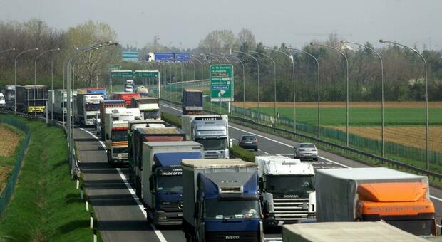 Il Pil corre a Nordest: il traffico di Tir doppia quello del Nordovest. Record sulla Brescia-Padova: oltre 28mila veicoli pesanti al giorno