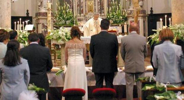 Un matrimonio: il Papa contro i tariffari delle parrocchie