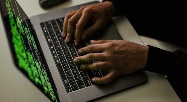 Attacco hacker, file dei pazienti italiani pubblicati sul Dark Web: aggirati i sistemi di sicurezza di Synlab