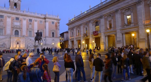 La fila per entrare ai Musei Capitolini