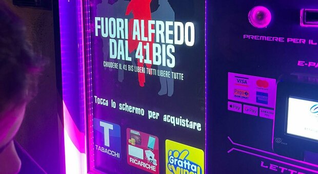 Sigarette in vendita a 10 centesimi, l'attacco hacker pro Cospito ai distributori in tutta Italia