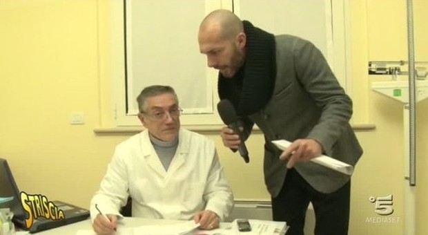 Il dottor Vittorio Bianchi con Max Laudadio di Striscia la notizia
