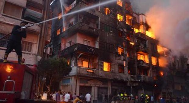Egitto, hotel in fiamme al Cairo: almeno tre morti