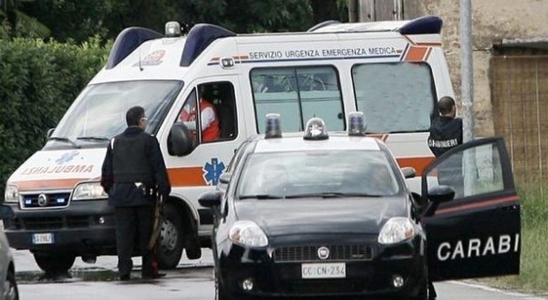 Trasportava i pazienti per il «118» ma non aveva assicurazione: ambulanza bloccata dai carabinieri