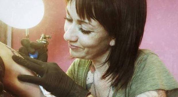 Simona Volponi, 36 anni tatuatrice
