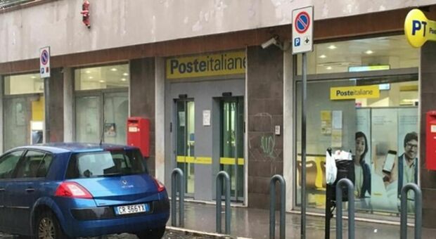 Un ufficio postale