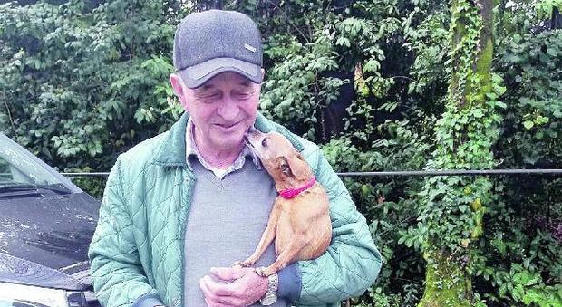 Dal 2016 cercava la sua cagnolina scomparsa, due anni dopo Pallina ritrova il suo padrone