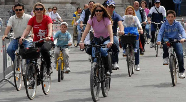Giovani e meno giovani hanno riscoperto la bicicletta