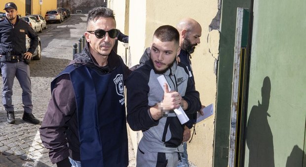 Luca Sacchi, il killer dal carcere chiede della mamma che l'ha denunciato: «Vorrei guardarla negli occhi»