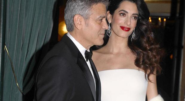 George Clooney e Amal col pancione
