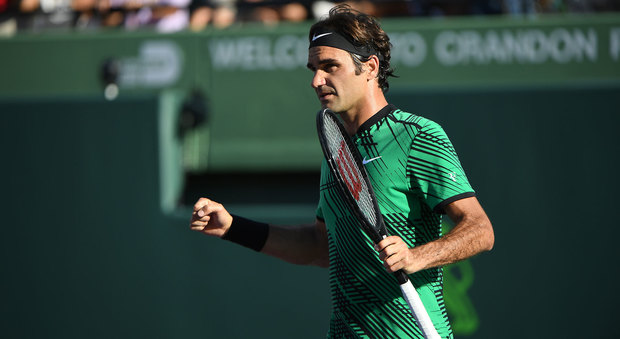 Federer punta dritto su Wimbledon: forfait anche al Roland Garros