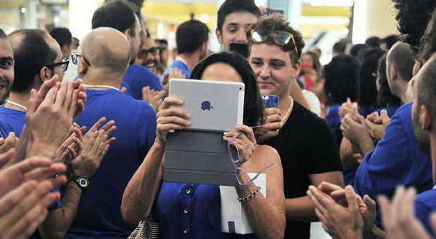 Apple continua a dribblare il fisco italiano: Nel 2013 pagati solo 8 milioni di tasse