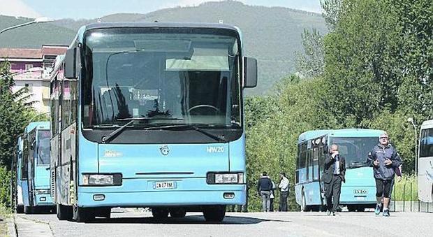 Avellino, autobus a via Fariello: s'infiamma la protesta dei residenti
