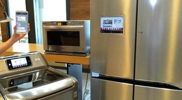 LG lancia la HomeChat, frigorifero e forno comunicano tra di loro tramite messaggi