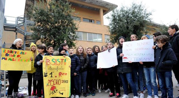 Scuole sicure: una recente protesta degli studenti della Basilio Sisti