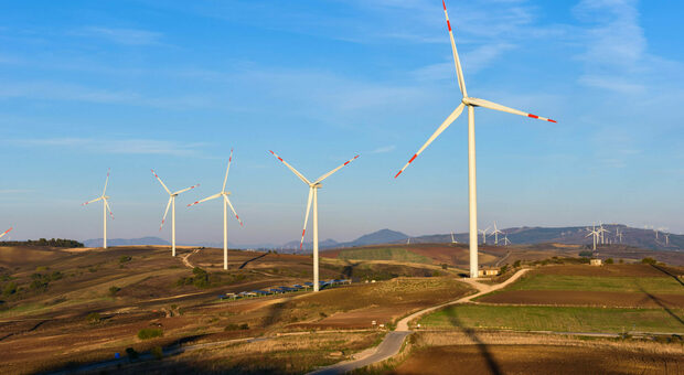 Energie rinnovabili: fermi i progetti per produrre elettricità 4 volte più di quanto richiesto dal Piano nazionale